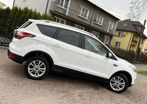 Ford Kuga cena 61700 przebieg: 198555, rok produkcji 2017 z Olsztynek małe 704